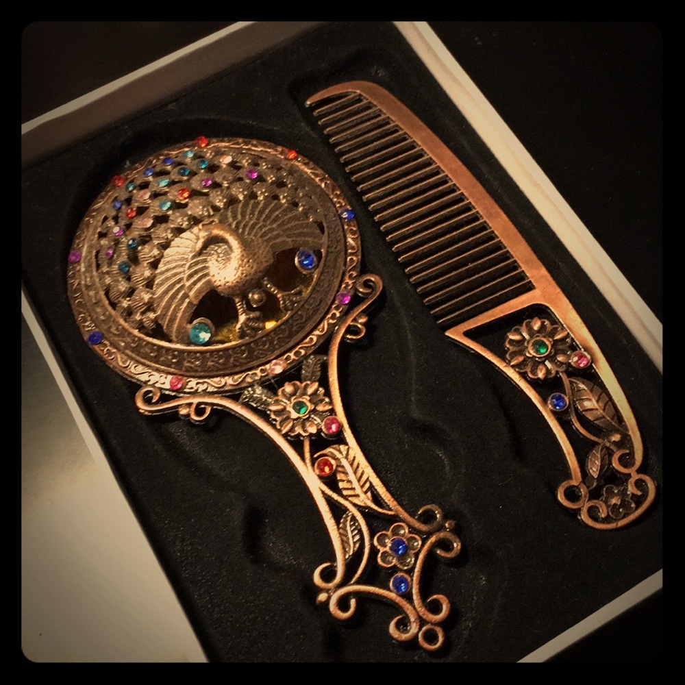 Stunning antique mirror and comb in box